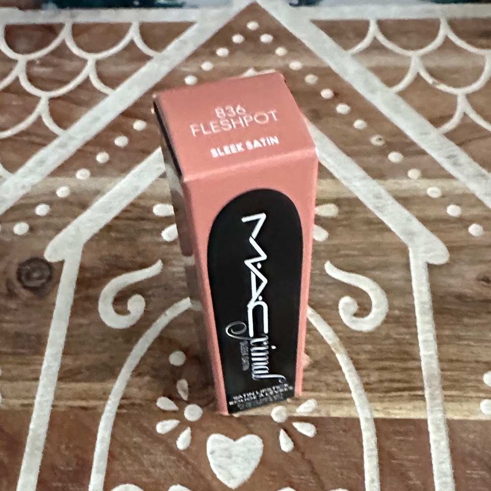 MAC Satin Lipstick in Fleshpot